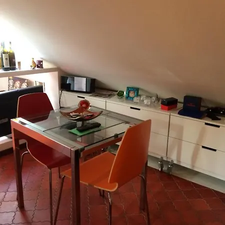La Mansardina Di Mizi Apartment